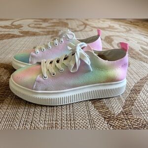 NORDSTROM BRASS PLUM “Sonny” Pastel Rainbow Low Sneakers - size 9 comfy!